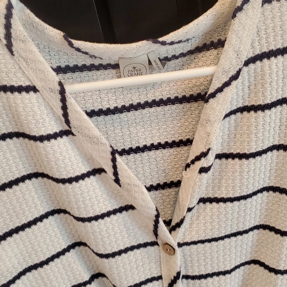 Oversized 3 button top - Picture 3 of 6